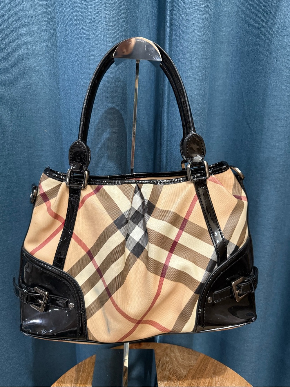 Burberry Beige Plaid Satchel with Black Patent Trim - Picture 16 of 16